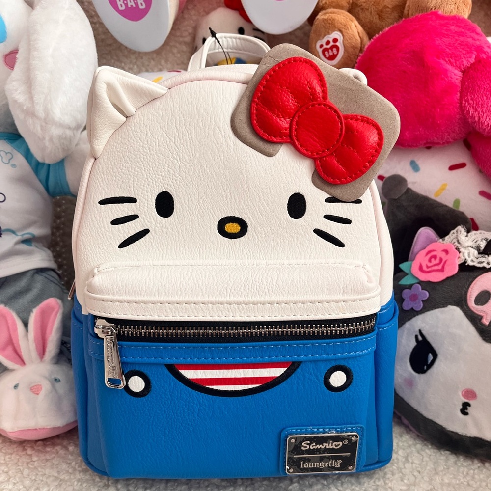 SOLD NWT CLASSIC HELLO KITTY LOUNGEFLY BACKPACK! PERFECT CONDITION